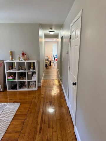 73 County Road, Freetown, MA 02717
