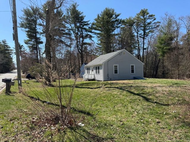 73 County Road, Freetown, MA 02717