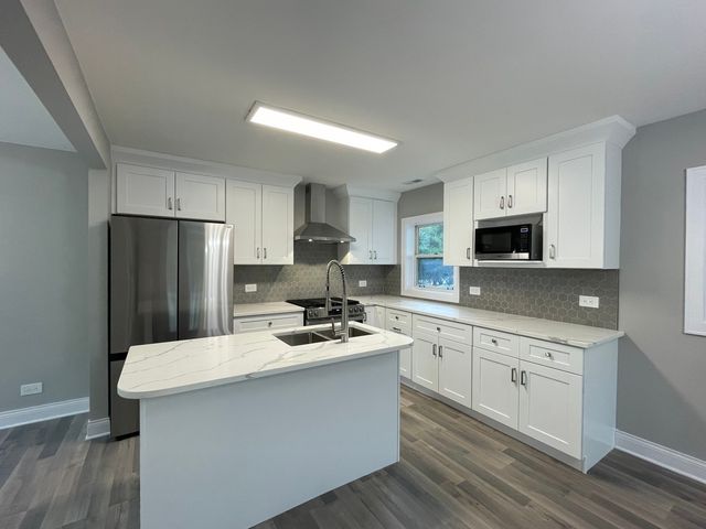 5547 S Peck Avenue, Countryside, IL 60525