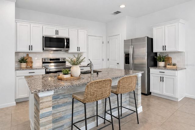 2216 BEAR PEAK RD, Minneola, FL 34715