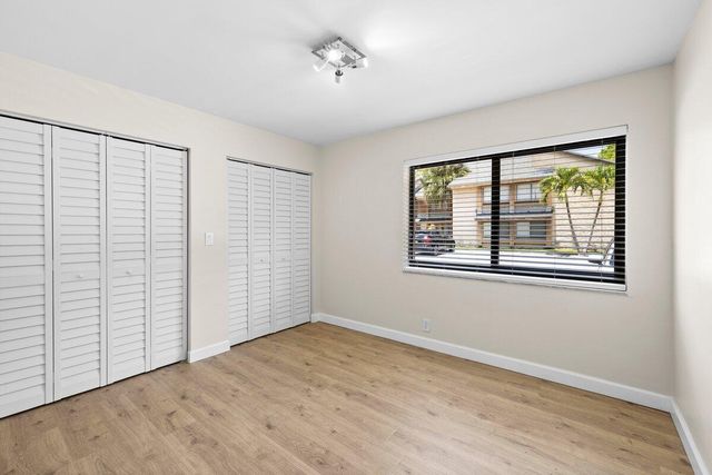 28 Wimbledon Lake Drive 222, Plantation, FL 33324