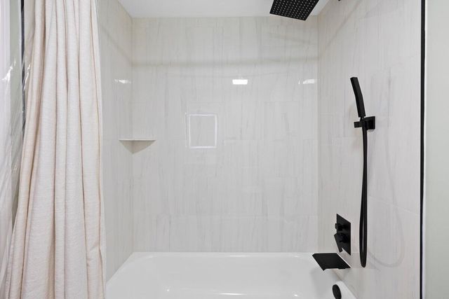 28 Wimbledon Lake Drive 222, Plantation, FL 33324