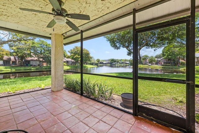 28 Wimbledon Lake Drive 222, Plantation, FL 33324