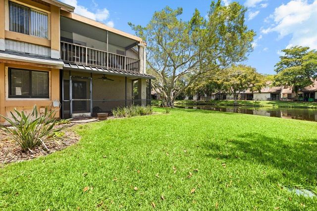 28 Wimbledon Lake Drive 222, Plantation, FL 33324