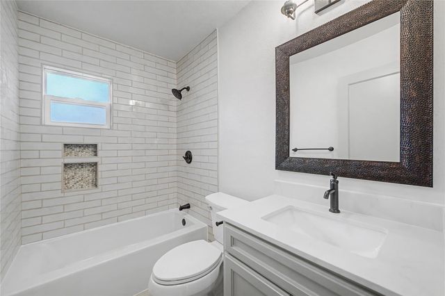 1108 Nottingham Drive, Angleton, TX 77515