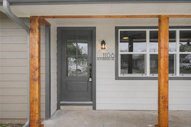 1108 Nottingham Drive, Angleton, TX 77515