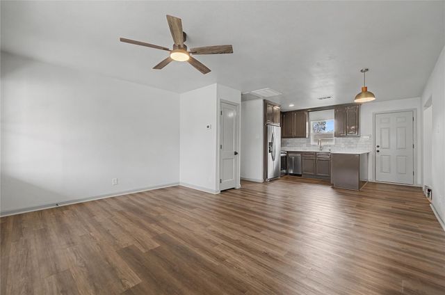 1108 Nottingham Drive, Angleton, TX 77515