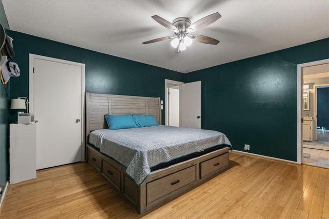 2002 17th Street, Rogers, AR 72758