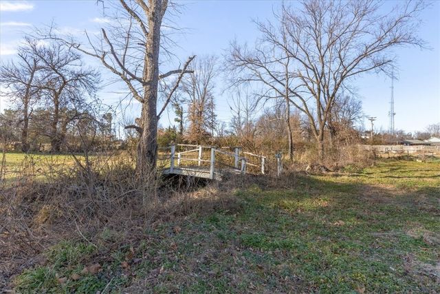 2002 17th Street, Rogers, AR 72758