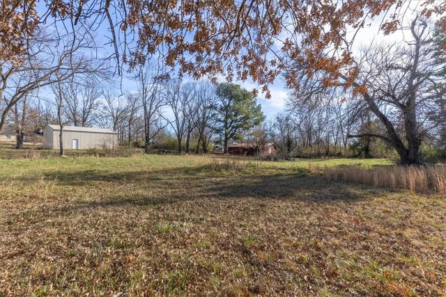 2002 17th Street, Rogers, AR 72758