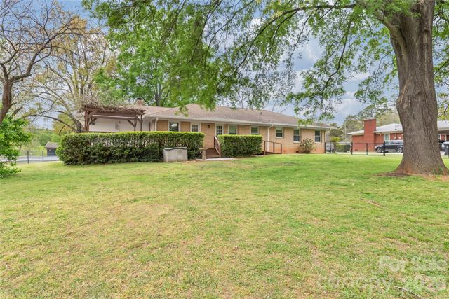 7537 Monroe Road, Charlotte, NC 28212