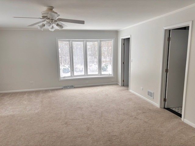 330 N East River Road, Des Plaines, IL 60016