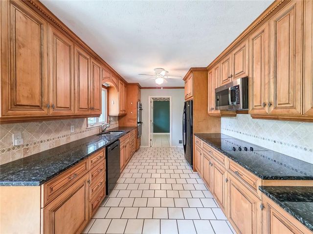 5385 Seaton Way, Dunwoody, GA 30338