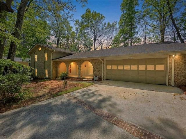 5385 Seaton Way, Dunwoody, GA 30338