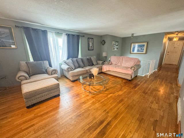 1 Yellow Wood Street, Middletown, CT 06457