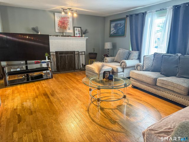 1 Yellow Wood Street, Middletown, CT 06457