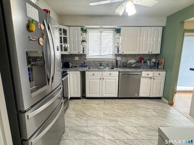 1 Yellow Wood Street, Middletown, CT 06457