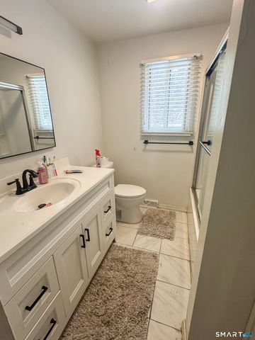 1 Yellow Wood Street, Middletown, CT 06457