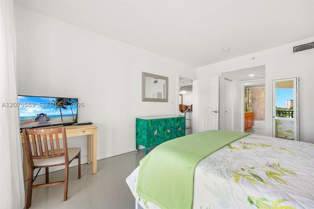 201 Golden Isles Dr 505, Hallandale Beach, FL 33009