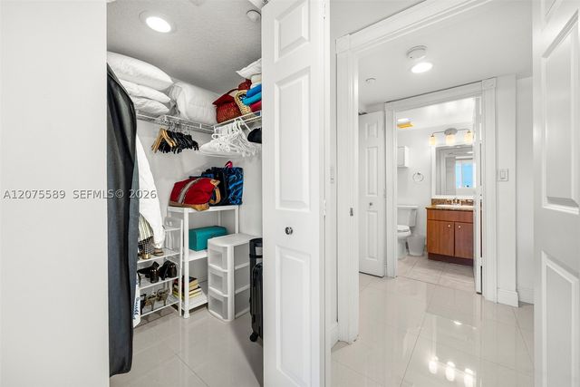 201 Golden Isles Dr 505, Hallandale Beach, FL 33009