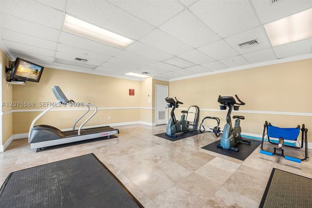 201 Golden Isles Dr 505, Hallandale Beach, FL 33009