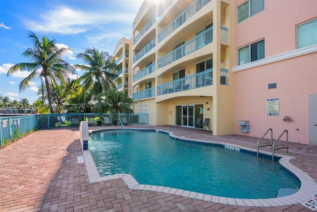 201 Golden Isles Dr 505, Hallandale Beach, FL 33009