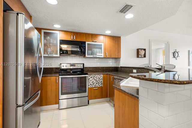 201 Golden Isles Dr 505, Hallandale Beach, FL 33009