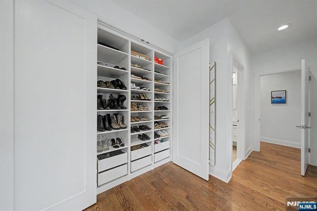 64 Day Avenue, Tenafly, NJ 07670