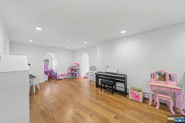 64 Day Avenue, Tenafly, NJ 07670
