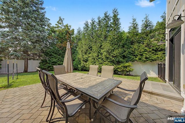 64 Day Avenue, Tenafly, NJ 07670