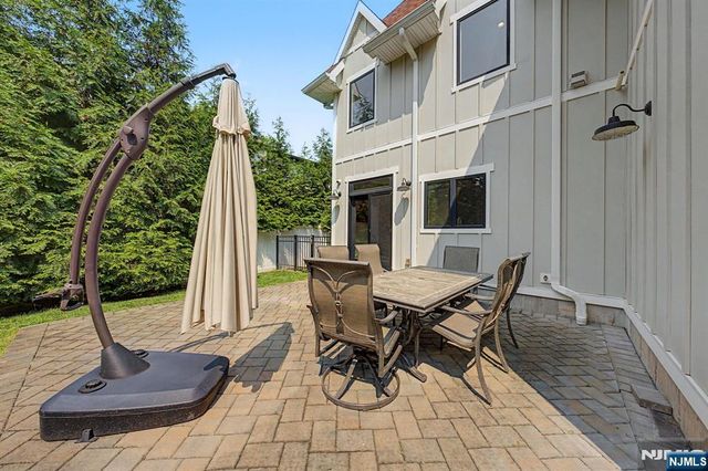 64 Day Avenue, Tenafly, NJ 07670