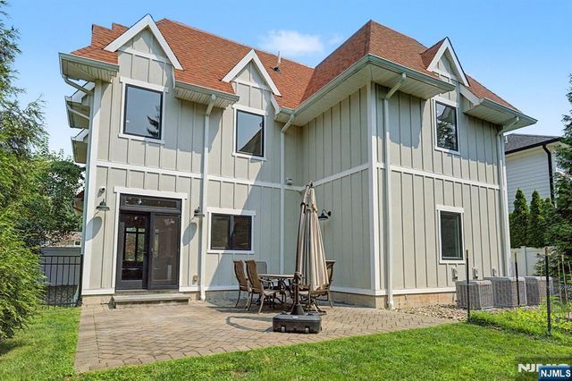 64 Day Avenue, Tenafly, NJ 07670