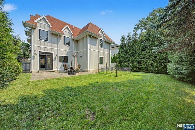 64 Day Avenue, Tenafly, NJ 07670