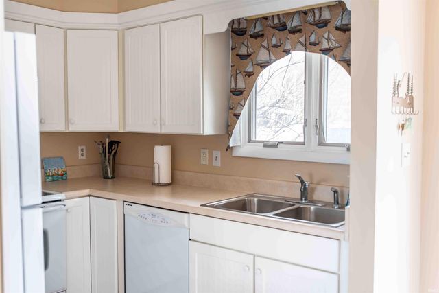 10095 N Turkey Creek Rd Apt 19, Syracuse, IN 46567