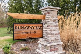 10095 N Turkey Creek Rd Apt 19, Syracuse, IN 46567