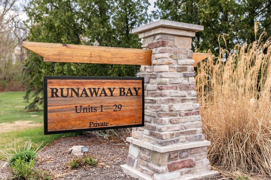 10095 N Turkey Creek Rd Apt 19, Syracuse, IN 46567