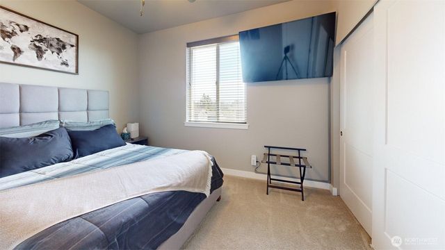 1115 NE Sockeye Court, Bremerton, WA 98311