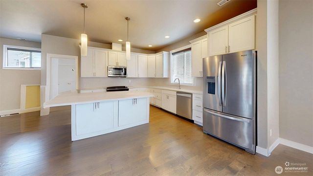 1115 NE Sockeye Court, Bremerton, WA 98311