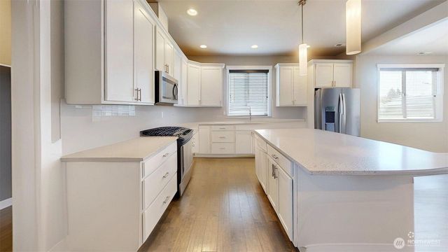 1115 NE Sockeye Court, Bremerton, WA 98311