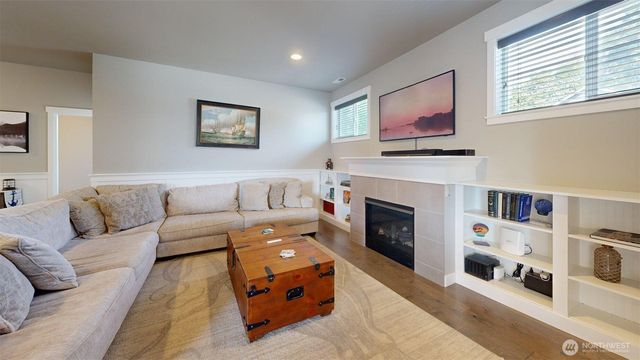 1115 NE Sockeye Court, Bremerton, WA 98311