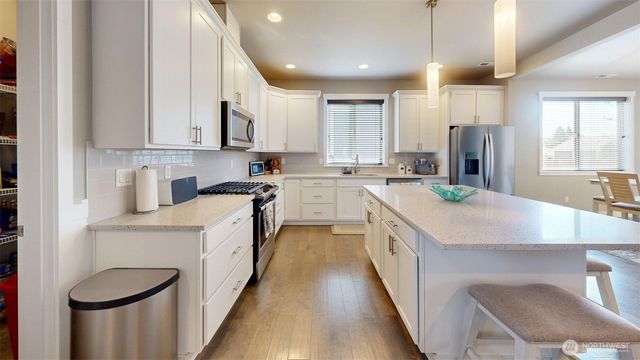 1115 NE Sockeye Court, Bremerton, WA 98311