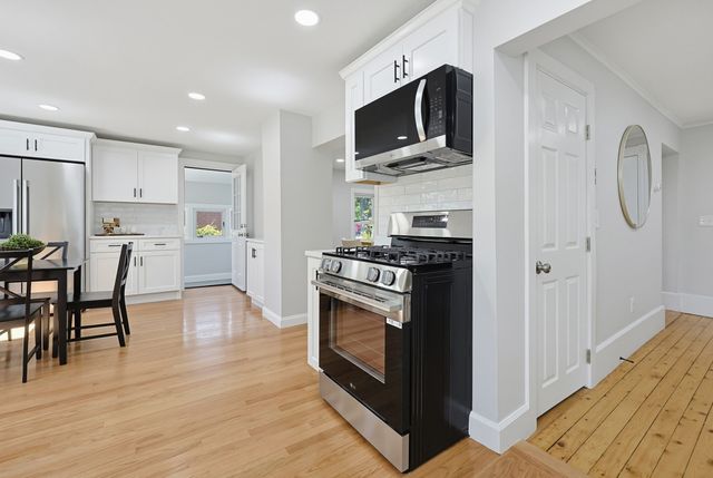 165 Chestnut St, North Attleboro, MA 02760