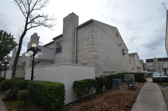 3800 Tanglewilde Street 109, Houston, TX 77063