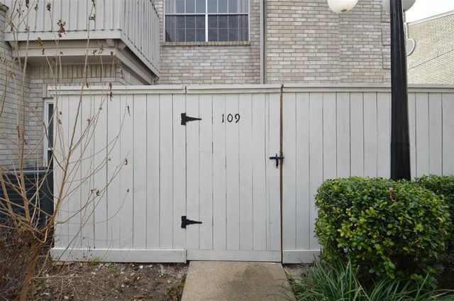 3800 Tanglewilde Street 109, Houston, TX 77063