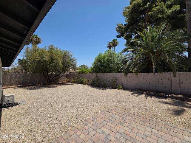 5835 E ACOMA Drive, Scottsdale, AZ 85254