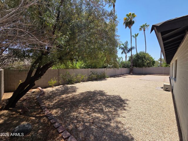 5835 E ACOMA Drive, Scottsdale, AZ 85254