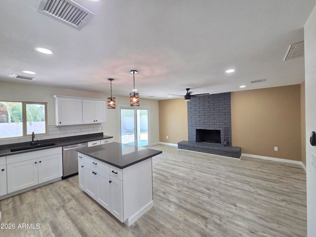 5835 E ACOMA Drive, Scottsdale, AZ 85254