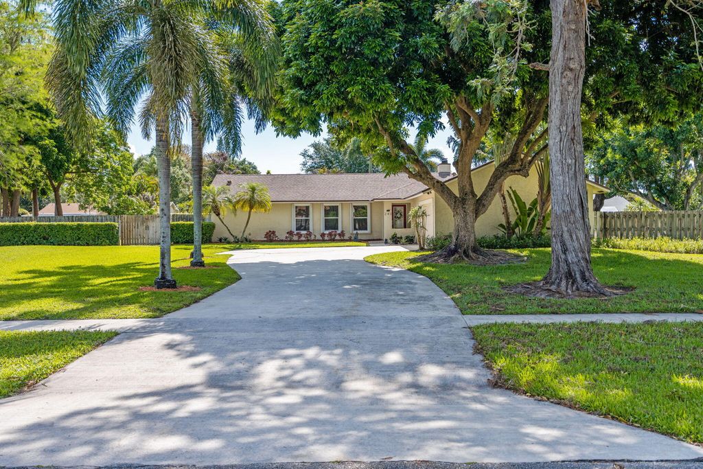 240 Sulky Way, Wellington, FL 33414