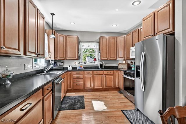 2140 Uniondale Drive, Stow, OH 44224