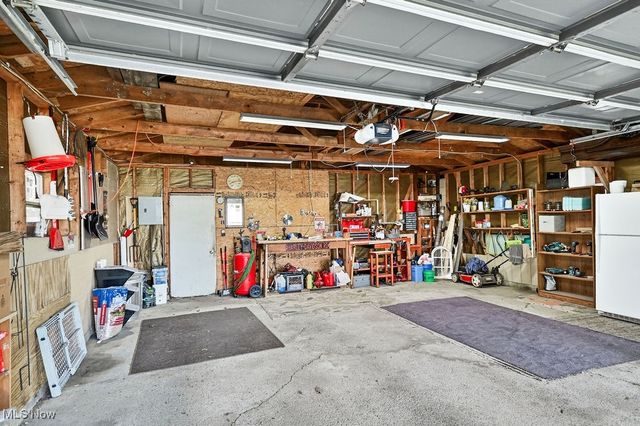 2140 Uniondale Drive, Stow, OH 44224